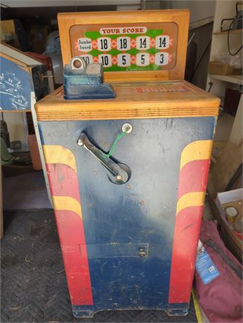 1939 Mills Novelty Co. Jumbo Parade Slot Machine